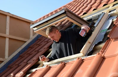 Pose de fenêtres de toit Velux à Montlivault